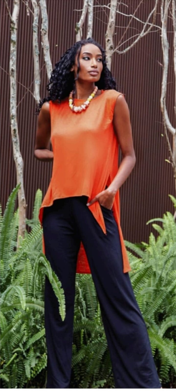 Blusa Feminina Cavada Malha Mullet Assimétrica