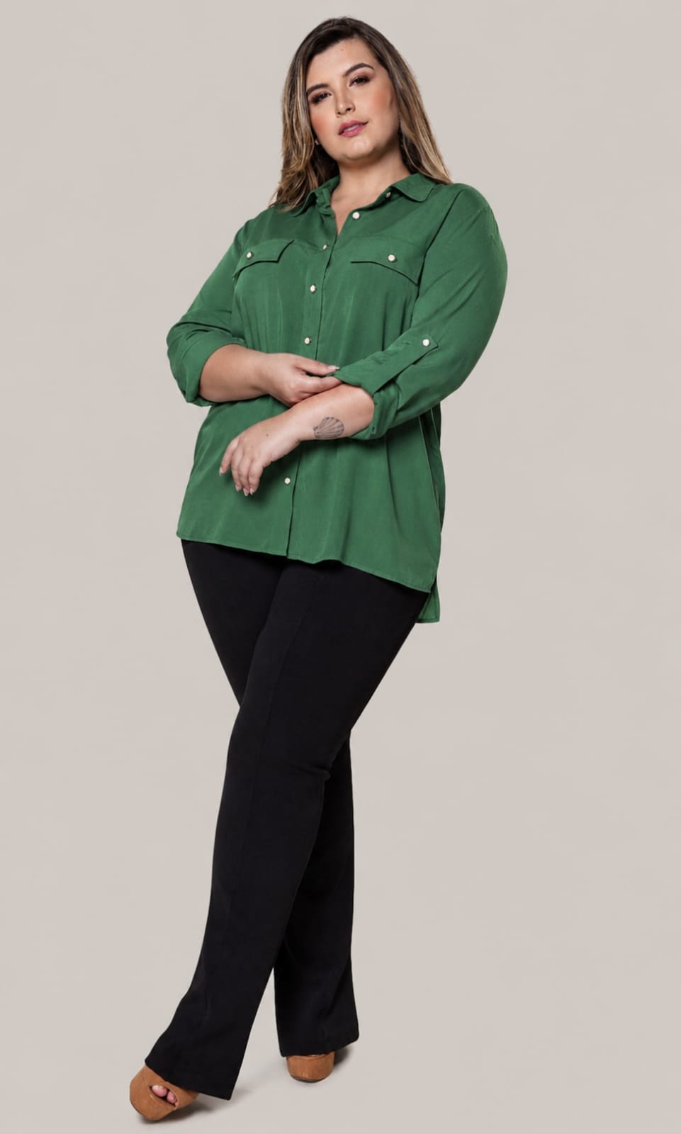 Camisa Feminina Maxi Alfaiataria Manga Longa Plus Size - Imagem 2